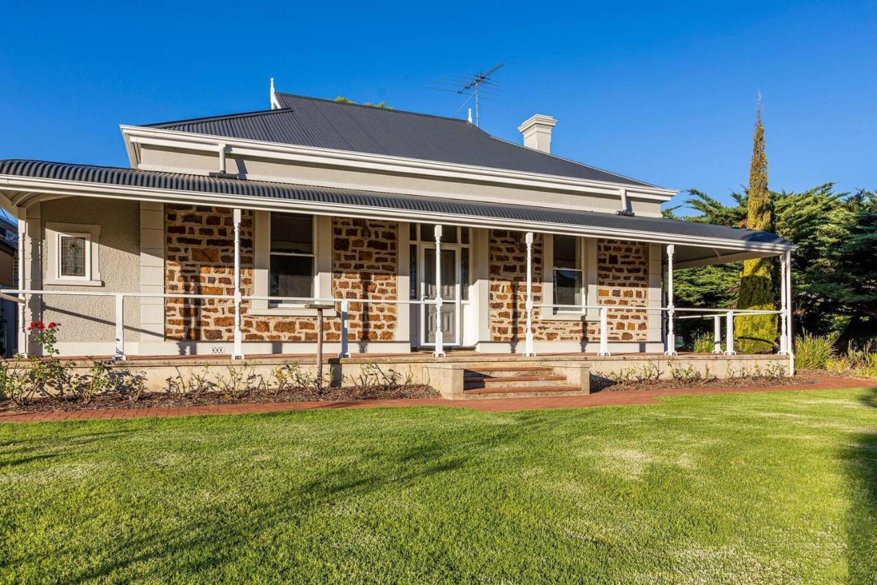 The At Schubert Estate * Nuriootpa